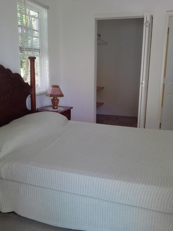 Polish Princess Guest House Порт-Антонио Экстерьер фото