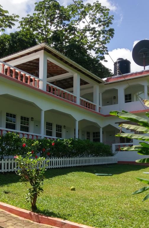 Polish Princess Guest House Порт-Антонио Экстерьер фото