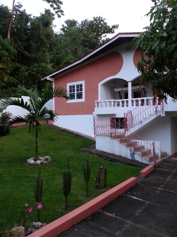 Polish Princess Guest House Порт-Антонио Экстерьер фото